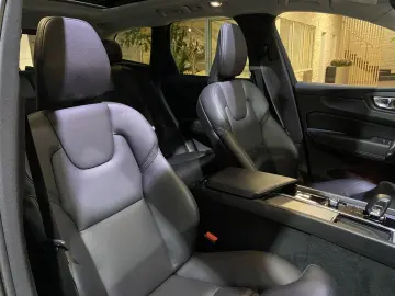 VOLVO XC60 Ultimate Dark AWD B&W 360Cam LED SHZ Pano