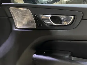 VOLVO XC60 Ultimate Dark AWD B&W 360Cam LED SHZ Pano