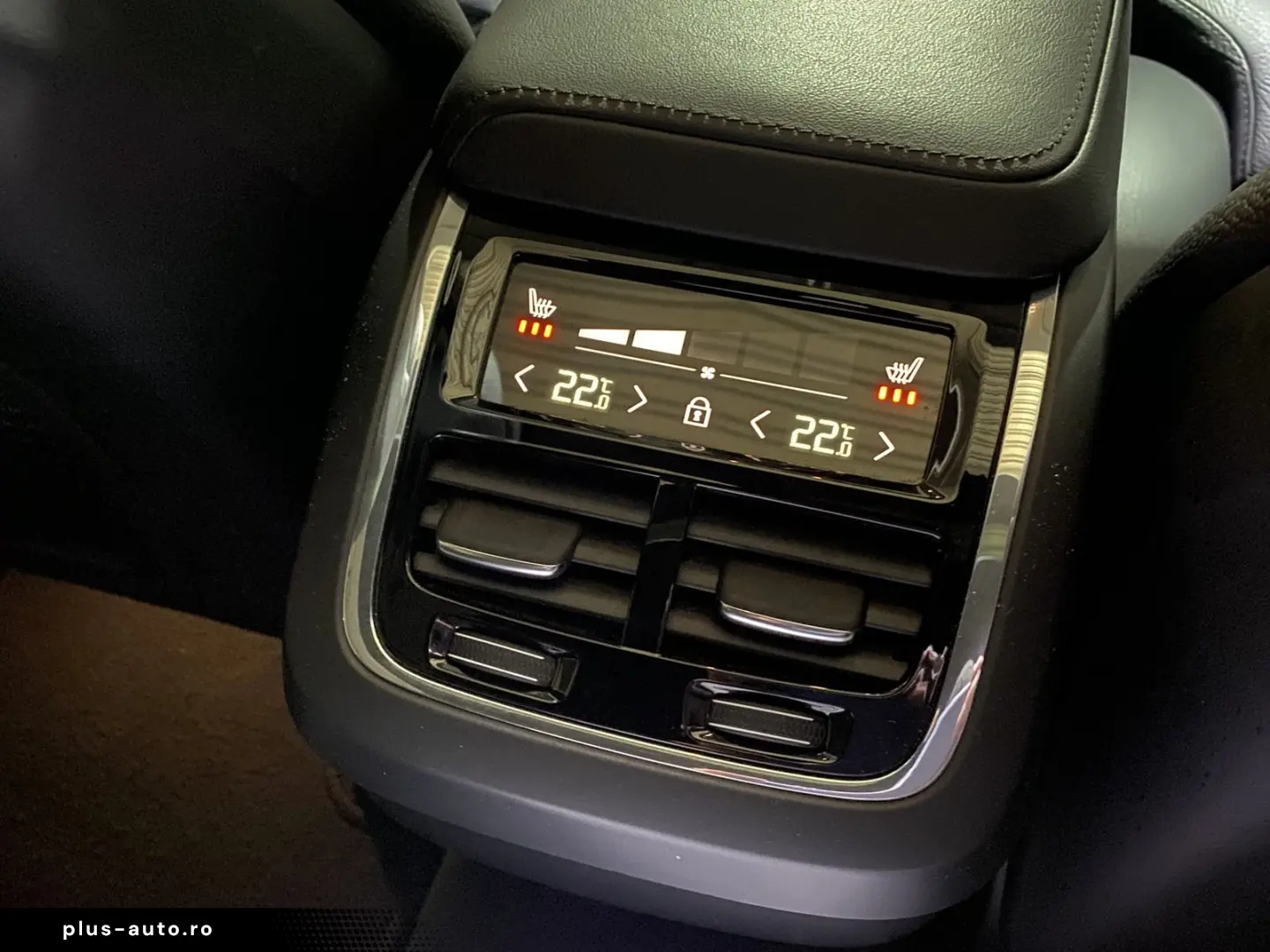 VOLVO XC60 Ultimate Dark AWD B&W 360Cam LED SHZ Pano