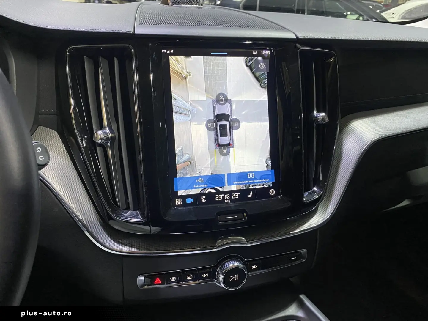 VOLVO XC60 Ultimate Dark AWD B&W 360Cam LED SHZ Pano