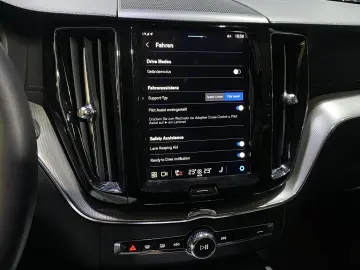 VOLVO XC60 Ultimate Dark AWD B&W 360Cam LED SHZ Pano