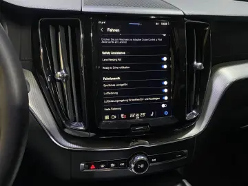 VOLVO XC60 Ultimate Dark AWD B&W 360Cam LED SHZ Pano