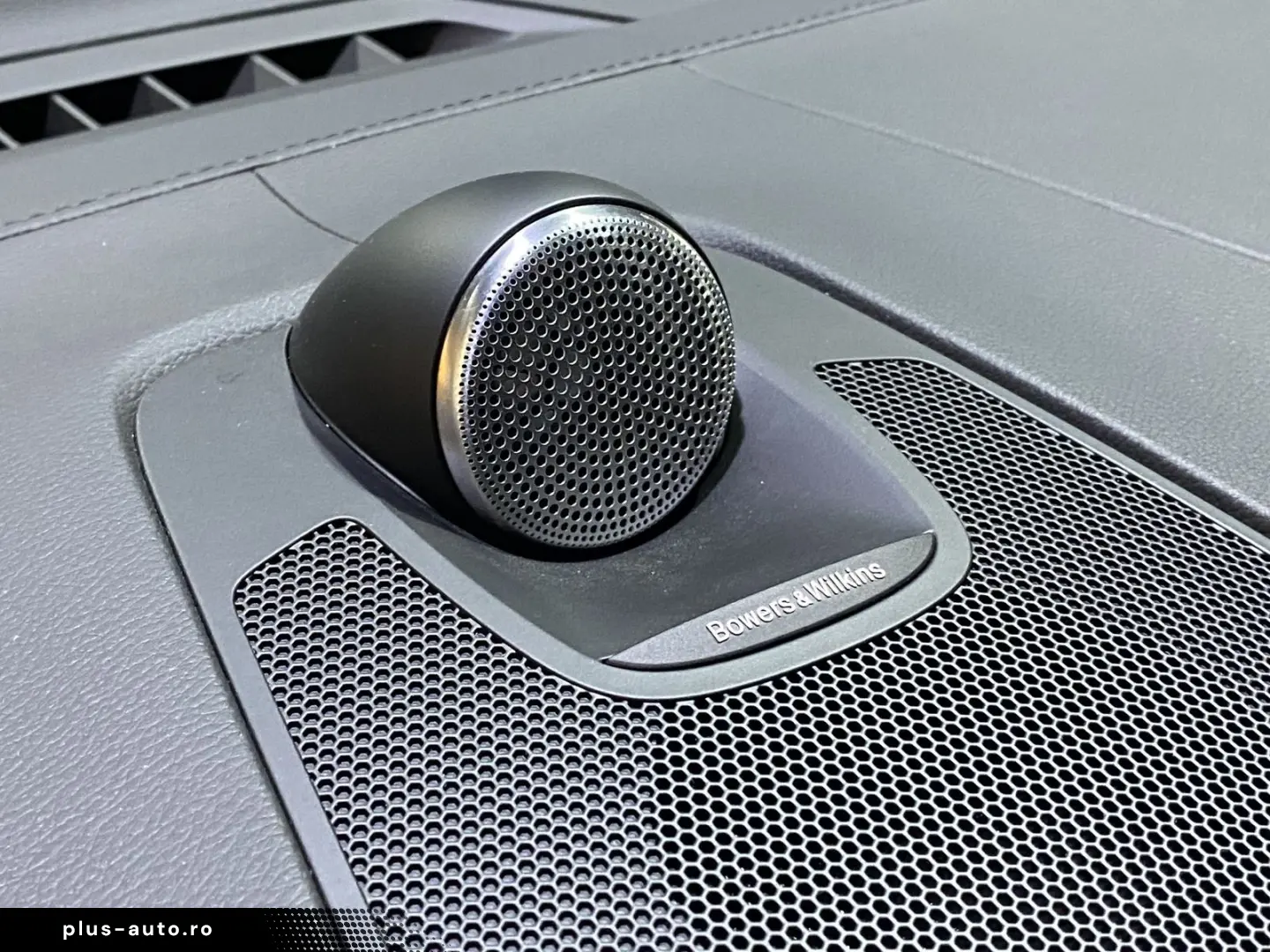 VOLVO XC60 Ultimate Dark AWD B&W 360Cam LED SHZ Pano