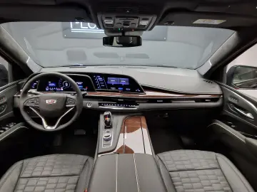 Cadillac Escalade Sport Platinum Short Version 6.2 V8 426hp