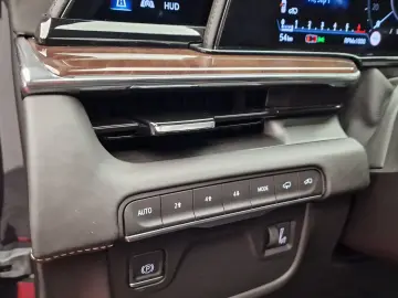 Cadillac Escalade Sport Platinum Short Version 6.2 V8 426hp