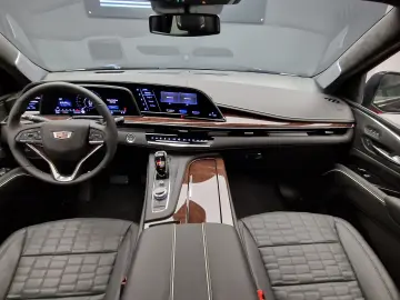 Cadillac Escalade Sport Platinum Short Version 6.2 V8 426hp