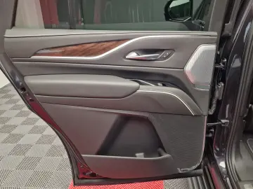 Cadillac Escalade Sport Platinum Short Version 6.2 V8 426hp