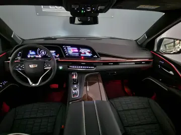 Cadillac Escalade Sport Platinum Short Version 6.2 V8 426hp