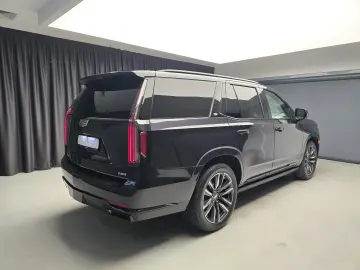 Cadillac Escalade Sport Platinum Short Version 6.2 V8 426hp