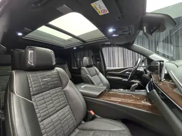 Cadillac Escalade Sport Platinum Short Version 6.2 V8 426hp