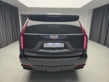 Cadillac Escalade Sport Platinum Short Version 6.2 V8 426hp