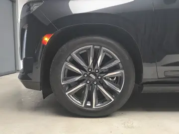 Cadillac Escalade Sport Platinum Short Version 6.2 V8 426hp