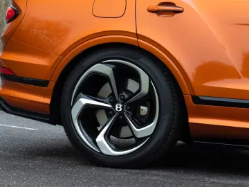 BENTLEY Bentayga S 4WD MASSAGE.MATRIX.ACC.AHK NEUZUSTAND