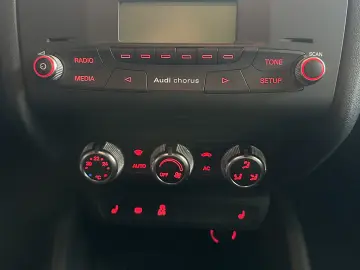 AUDI A1 1.2TFSI 86cp XENON