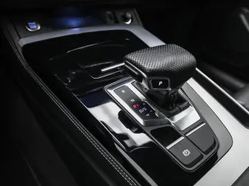 AUDI Q5 45 TFSI quattro Advanced S line Interieur Nav