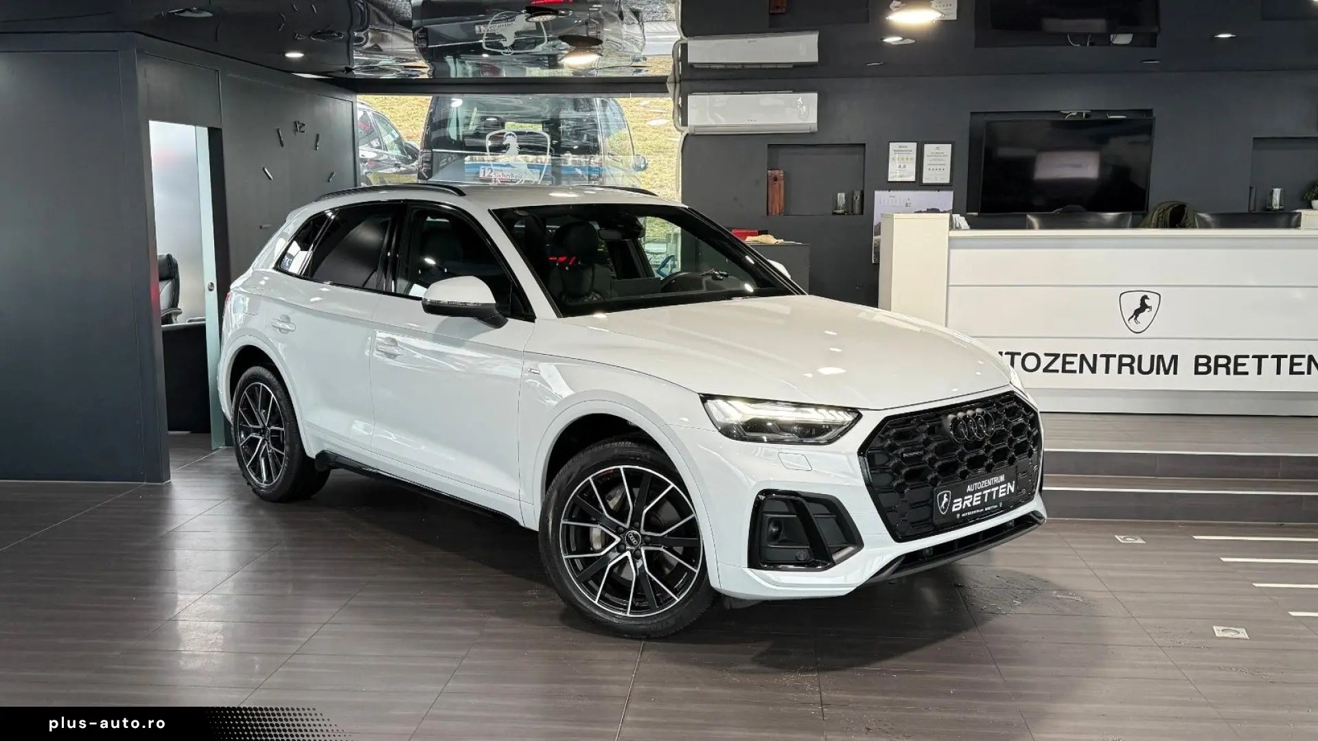 AUDI Q5 55 TFSI e Quattro S line Matrix ACC Kamer AHK