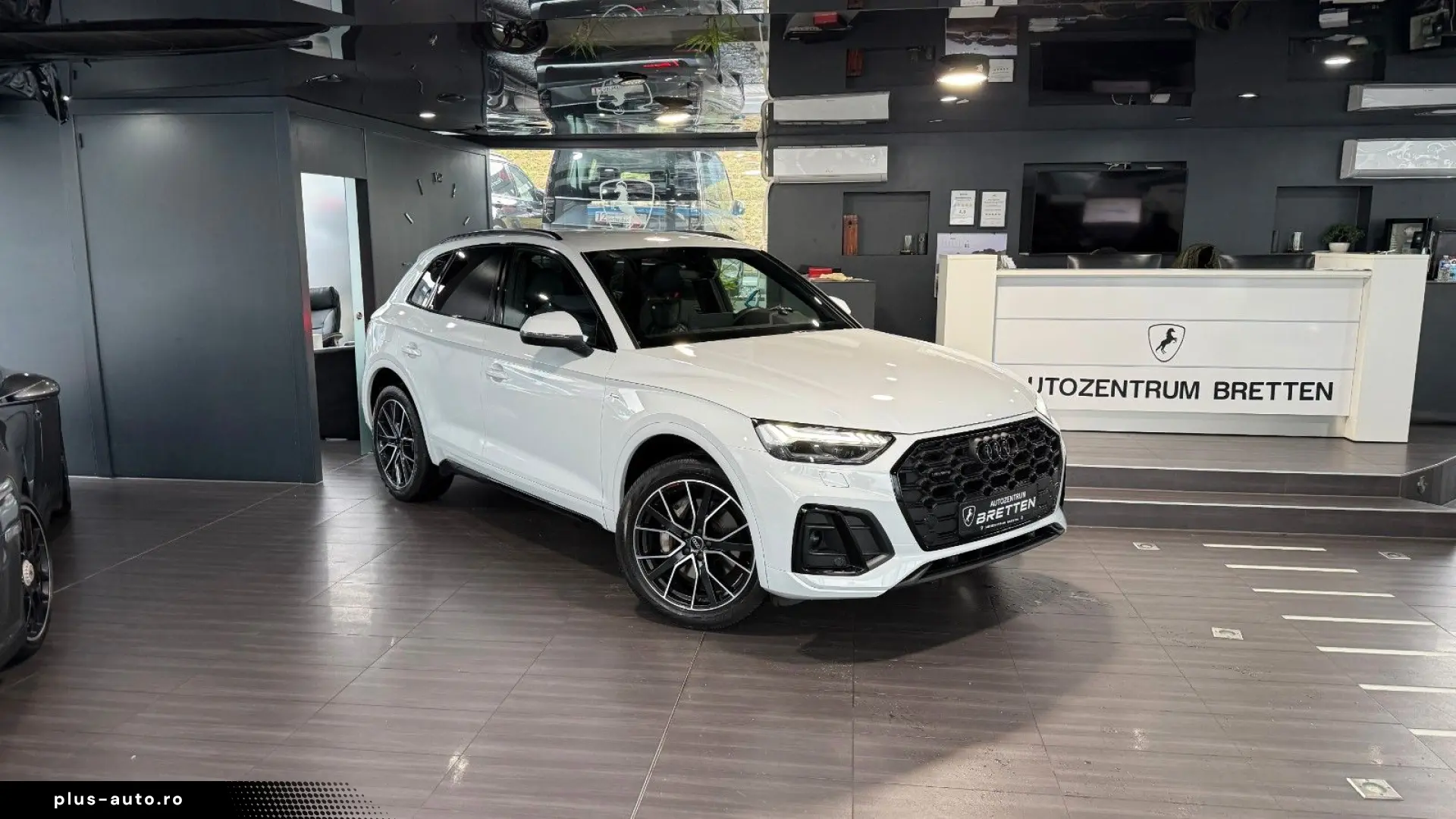 AUDI Q5 55 TFSI e Quattro S line Matrix ACC Kamer AHK