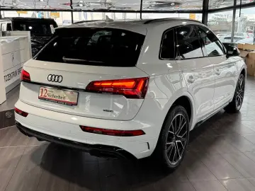 AUDI Q5 55 TFSI e Quattro S line Matrix ACC Kamer AHK