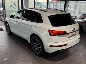AUDI Q5 55 TFSI e Quattro S line Matrix ACC Kamer AHK