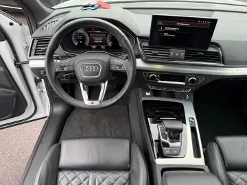 AUDI Q5 55 TFSI e Quattro S line Matrix ACC Kamer AHK