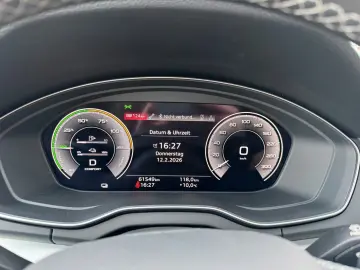AUDI Q5 55 TFSI e Quattro S line Matrix ACC Kamer AHK