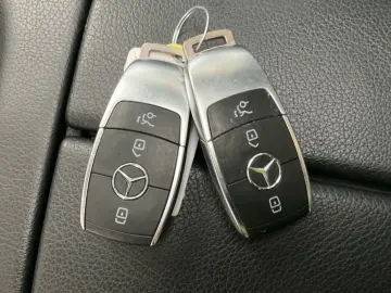 MERCEDES-BENZ GLE 350 de 2x AMG Pano 20 Kamera Alcantara LED