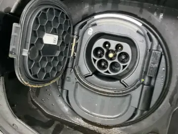 MERCEDES-BENZ GLE 350 de 2x AMG Pano 20 Kamera Alcantara LED