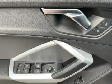 AUDI Q3 35 TDI S tronic S line Faruti LED