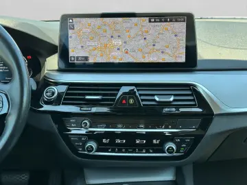 BMW 530d xDrive Limo Schiebedach AHK Stop Go RFK Sit