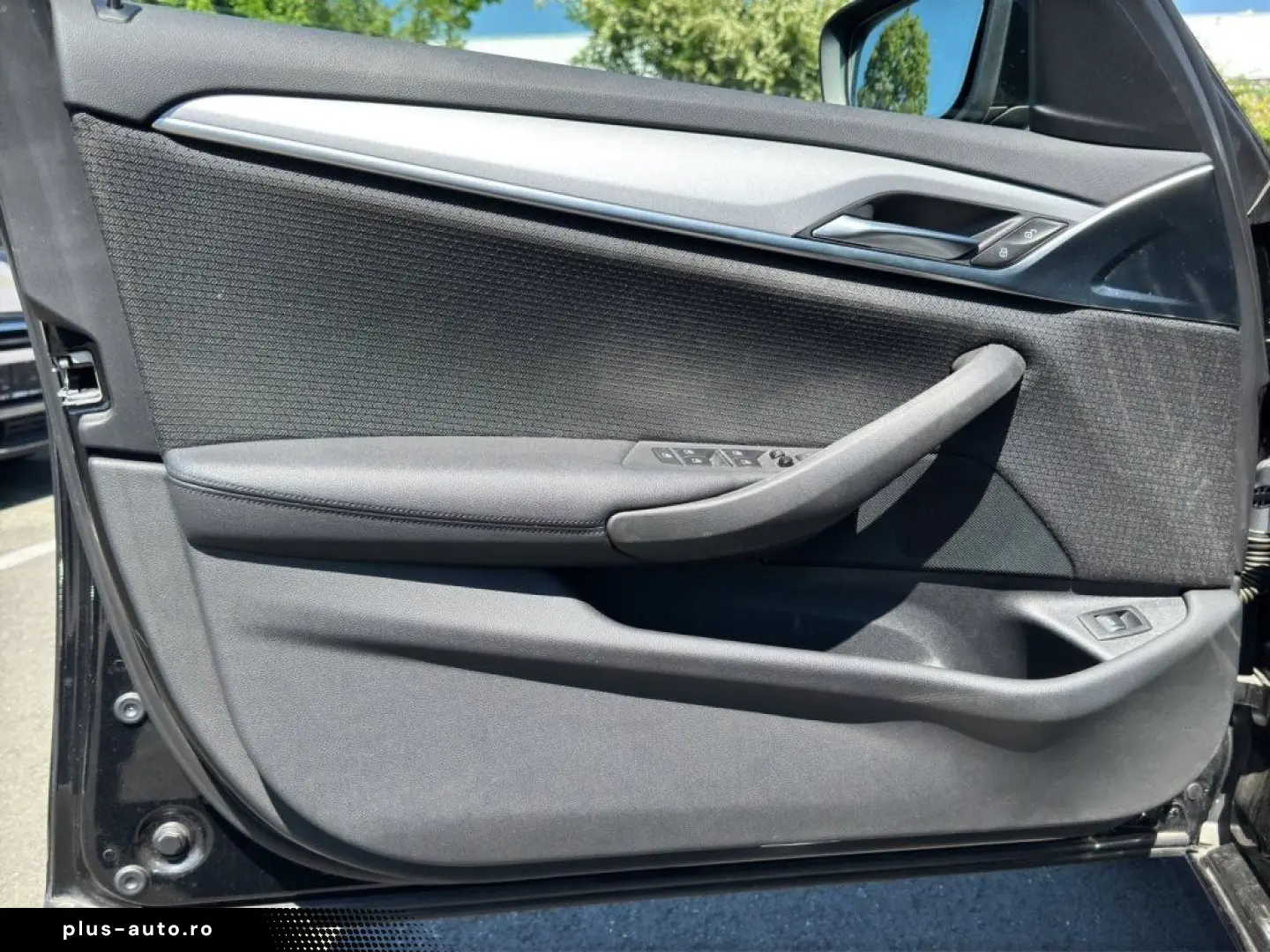 BMW 530d xDrive Limo Schiebedach AHK Stop Go RFK Sit