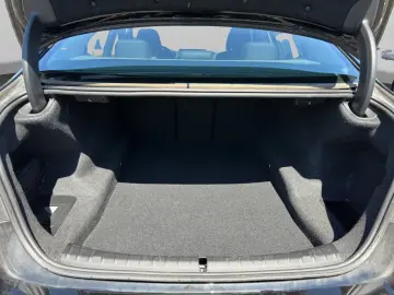 BMW 530d xDrive Limo Schiebedach AHK Stop Go RFK Sit