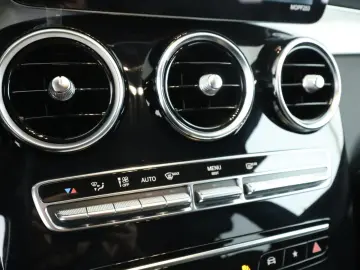 MERCEDES-BENZ GLC 300 d 4M Coupé AMG LED AHK HUD Sta&hellip;