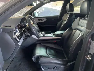 AUDI SQ8 4.0 TDI quattro HD-MATRIX