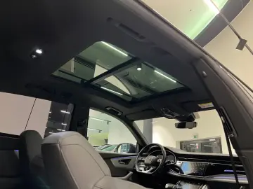 AUDI SQ8 4.0 RS-SITZ ACC HUD NIGHT LUFT 360 PANO B&O