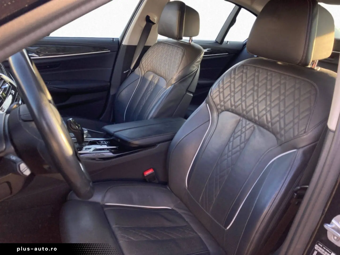 BMW 530xd Lim Luxury DAPro H K AHK StHz Massage 19