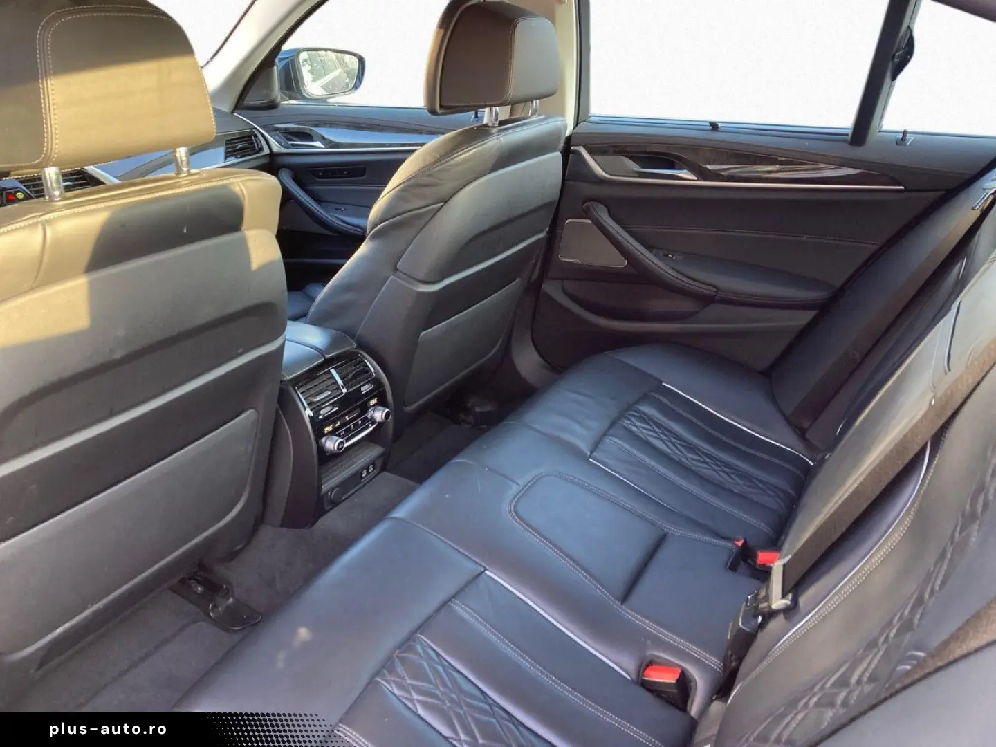 BMW 530xd Lim Luxury DAPro H K AHK StHz Massage 19