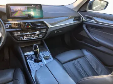 BMW 530xd Lim Luxury DAPro H K AHK StHz Massage 19