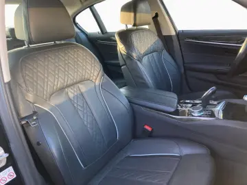 BMW 530xd Lim Luxury DAPro H K AHK StHz Massage 19