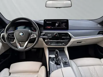 BMW 530 xd Limousine Luxury Line HiFi HUD Komfortsit