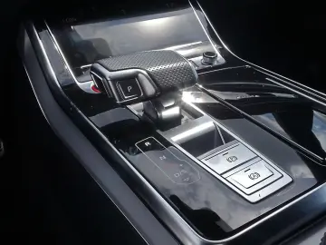 AUDI SQ8 TFSI Standhzg B&O Navi Leder R-Kamera PDC