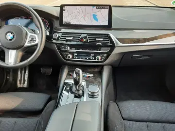 BMW 530 d M Sport Lim. Laser 1.Hand TÜV-NEU