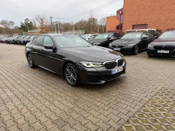 BMW 530 d xDrive MSport Glass.Dach Head Up Massage
