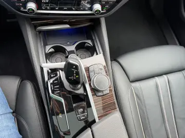 BMW 530 d xDrive MSport Glass.Dach Head Up Massage