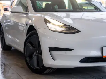 Tesla Model 3 Standard Range