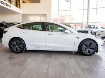 Tesla Model 3 Standard Range
