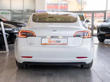 Tesla Model 3 Standard Range