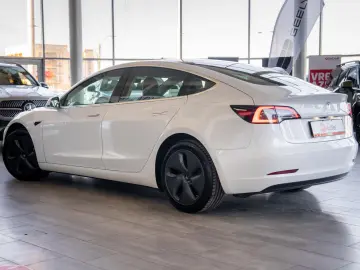 Tesla Model 3 Standard Range