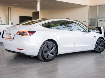 Tesla Model 3 Standard Range