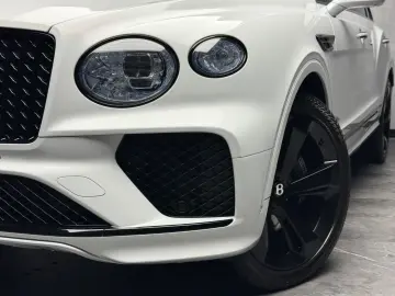 BENTLEY Bentayga V8 EWB BLACKLINE PANO NAIM 22  FULL PPF