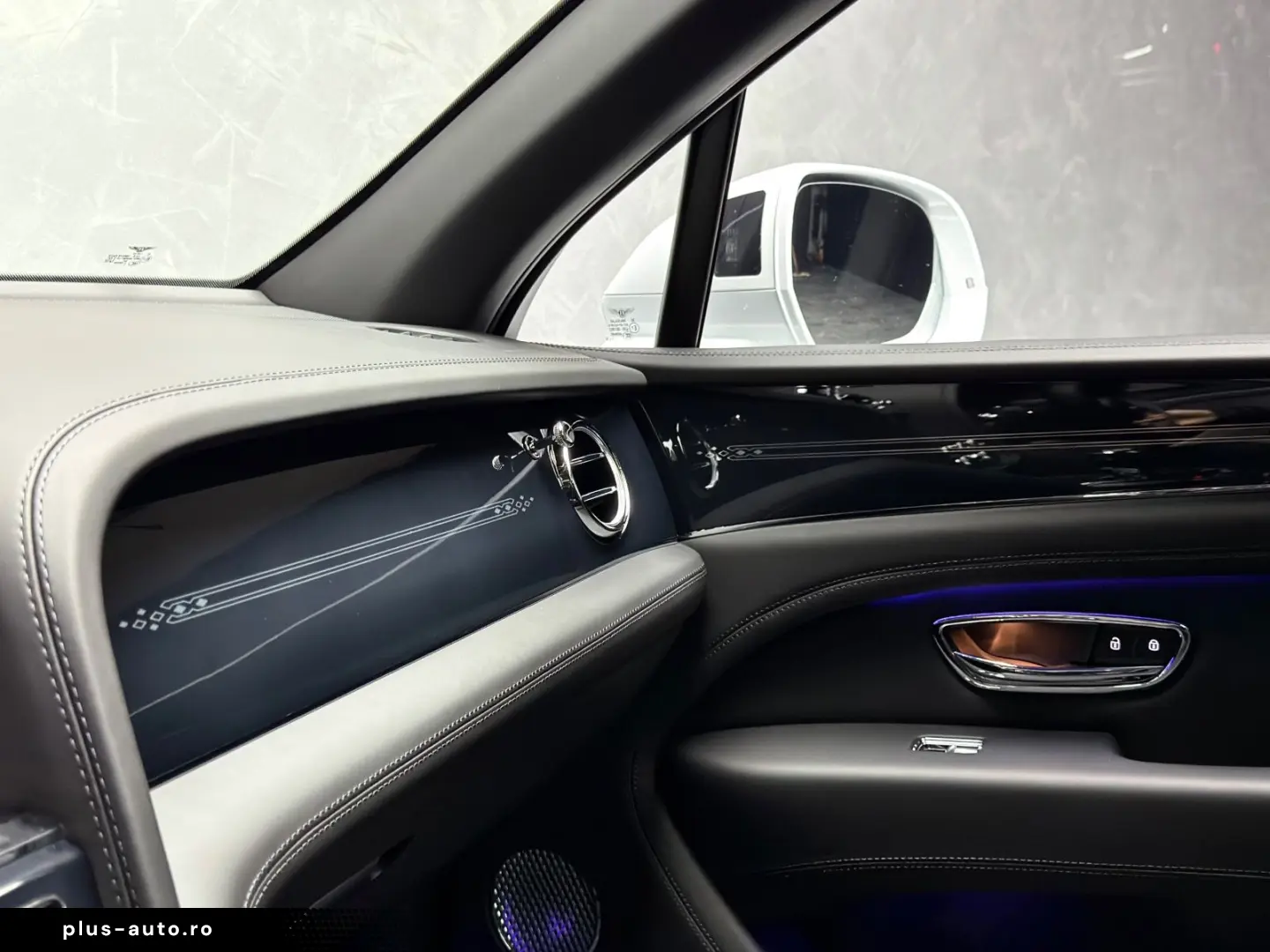 BENTLEY Bentayga V8 EWB BLACKLINE PANO NAIM 22  FULL PPF